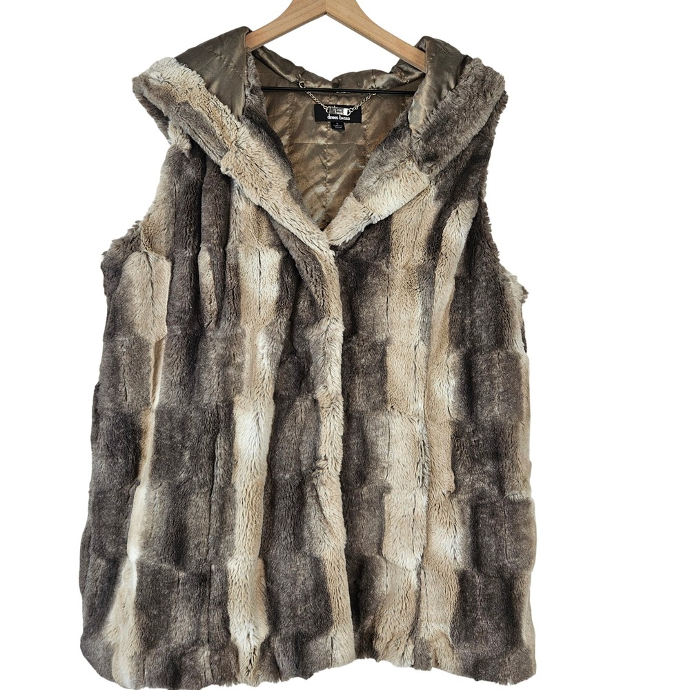 Dennis Basso faux fur vest with hood, snap closure, fully lined, size‎ L